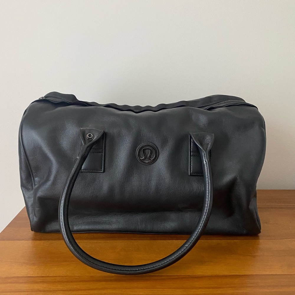 Lululemon Athletica Gym Bag/overnight bag. Excellent condition.
